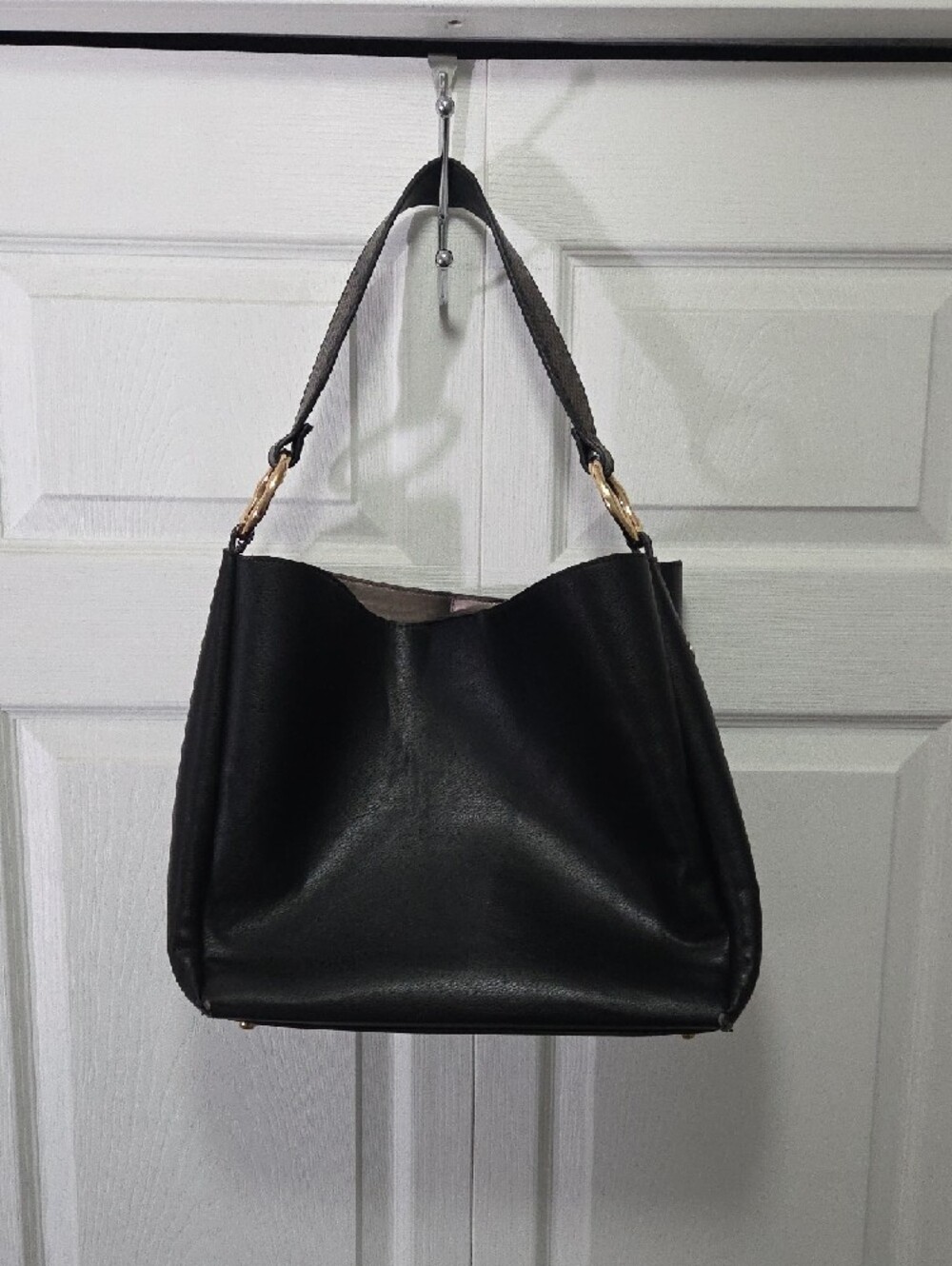 Luella Grey Black Leather Shoulder Bag with Gold Ring Accents - Picture 2 of 11